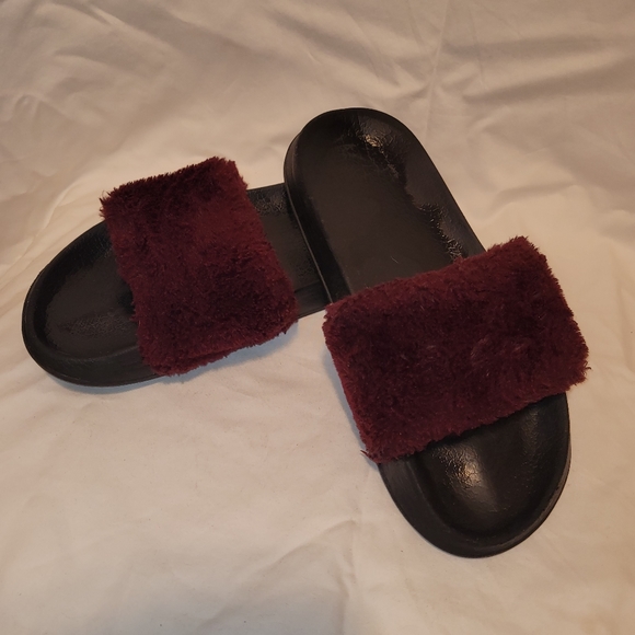 Barerun Furry Slippers Burgandy or Maroon - Picture 7 of 8